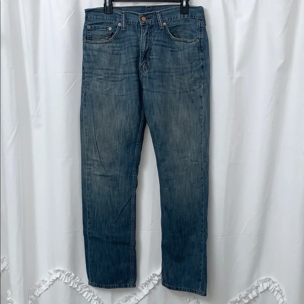 Men’s Levi’s 505 Medium Wash Jeans Size 33x32 EUC‎